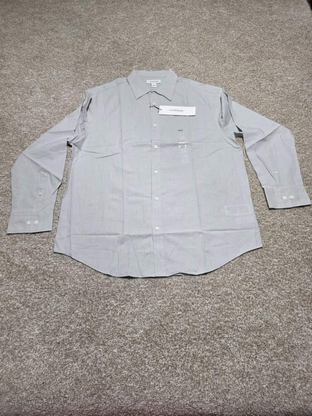Calvin Klein Men’s Long Sleeve Gray Button Up Dress Shirt Size Medium